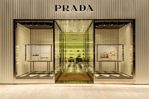 maior loja da prada do mundo|prada designer.